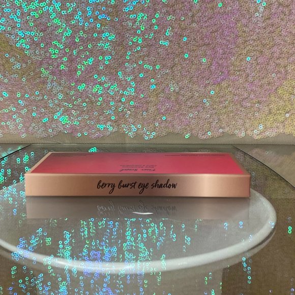 Violet Voss Eyeshadow Pallet - Picture 7 of 7